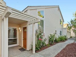 featured image of 325 E 8th St