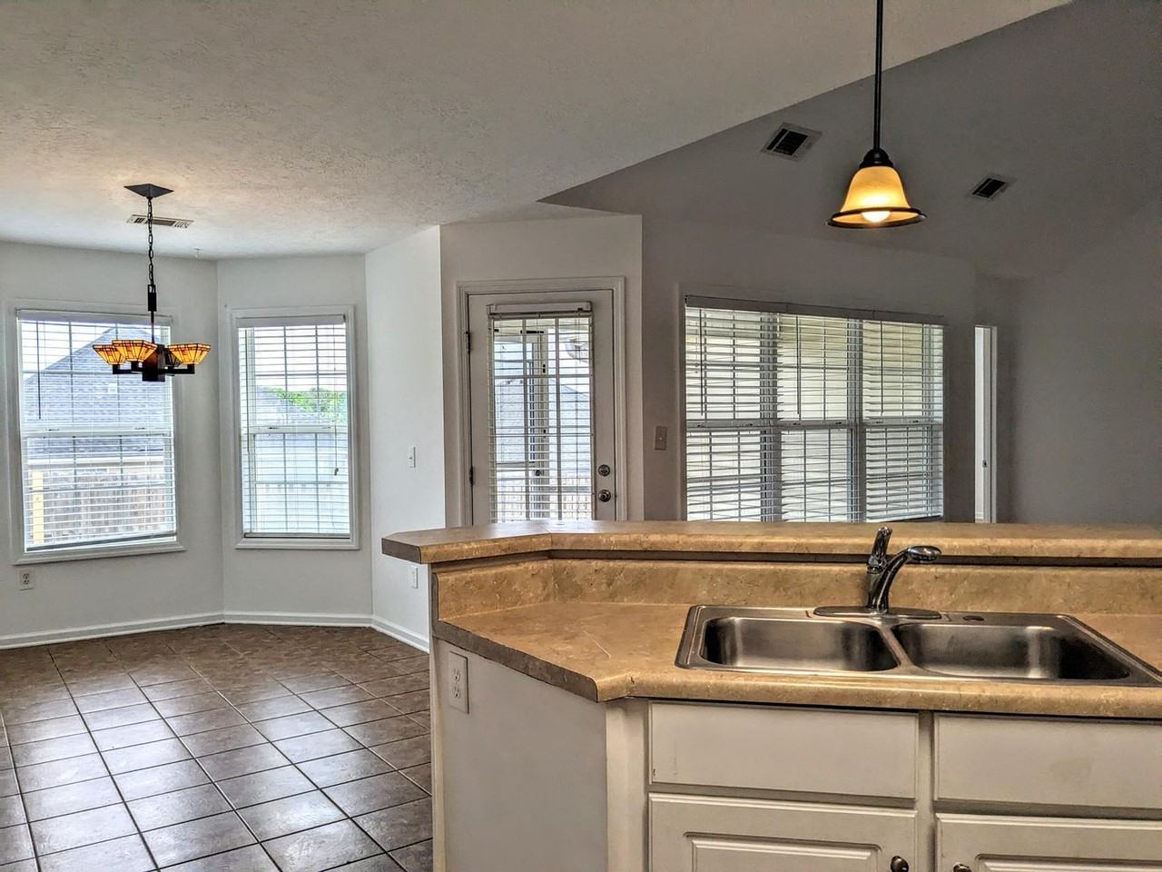 508 Simoni Pl - Photo 3 of 26