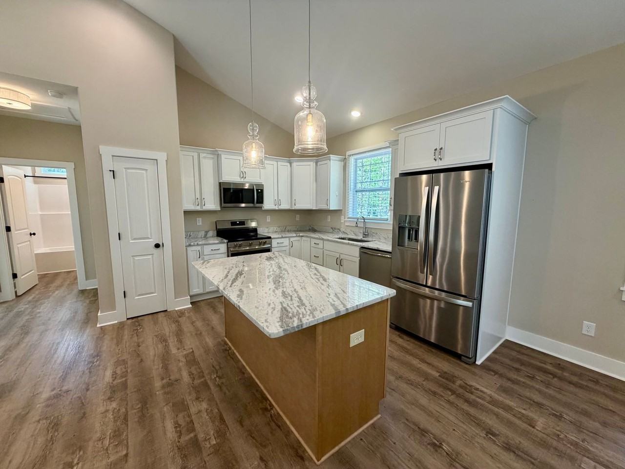 319 Merifield Dr - Photo 4 of 13