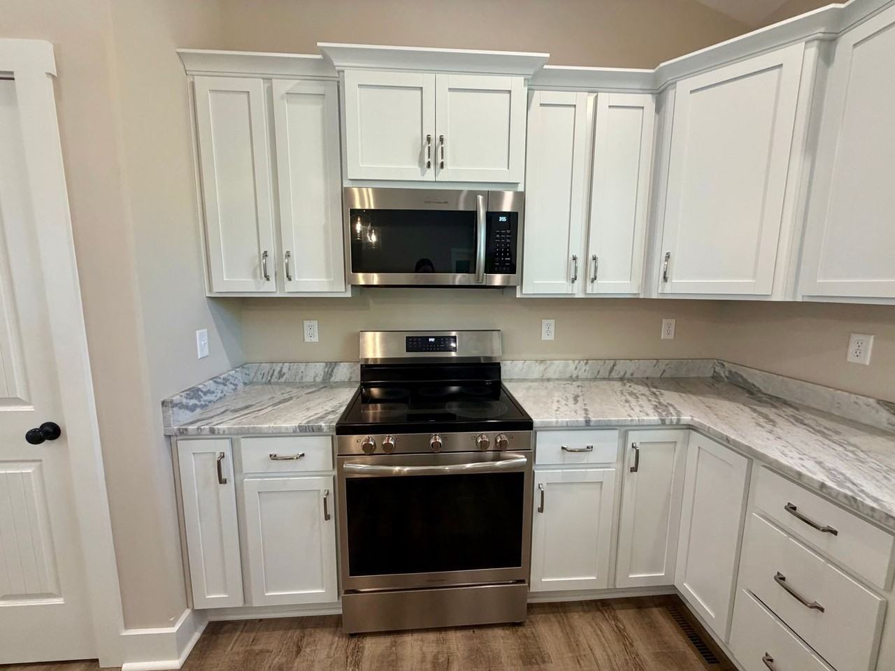 319 Merifield Dr - Photo 5 of 13