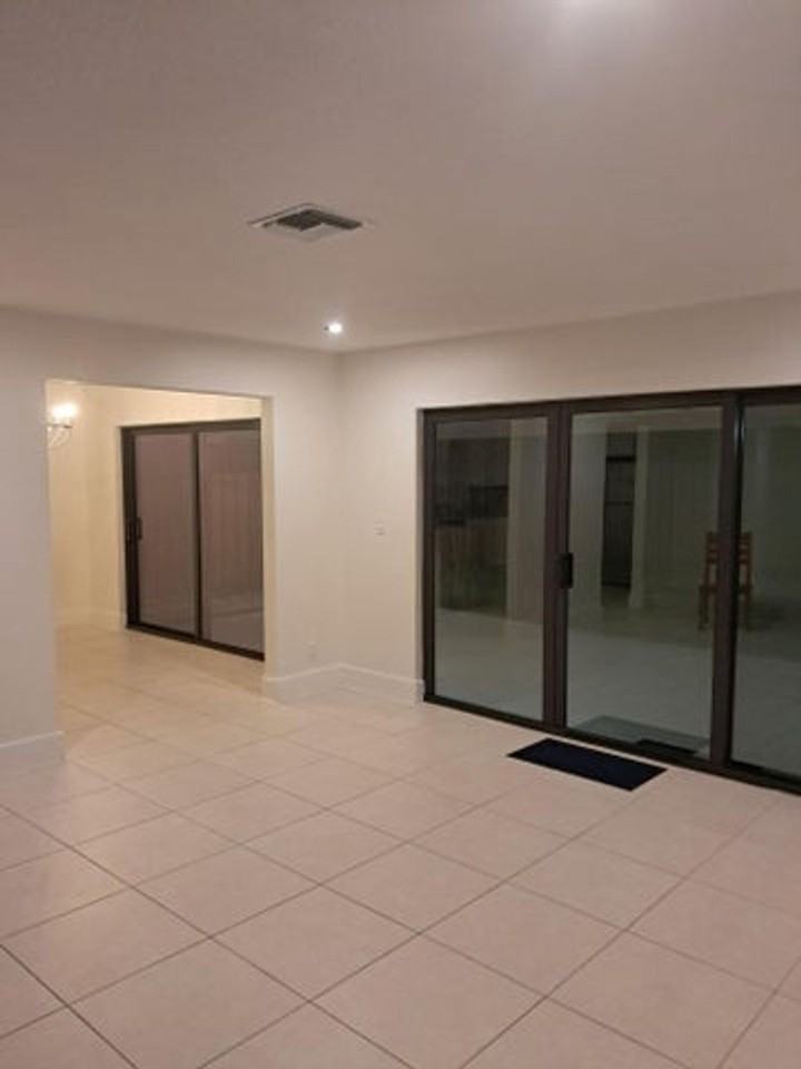 9321 Nw 43rd Mnr - Photo 4 of 13