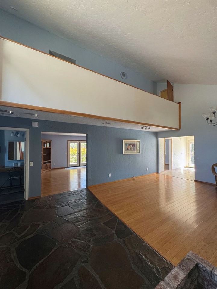 21445 Wilcox Rd - Photo 3 of 24