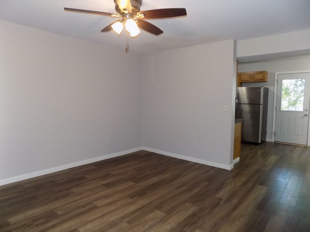 337 Hawthorne St - Photo 3 of 16