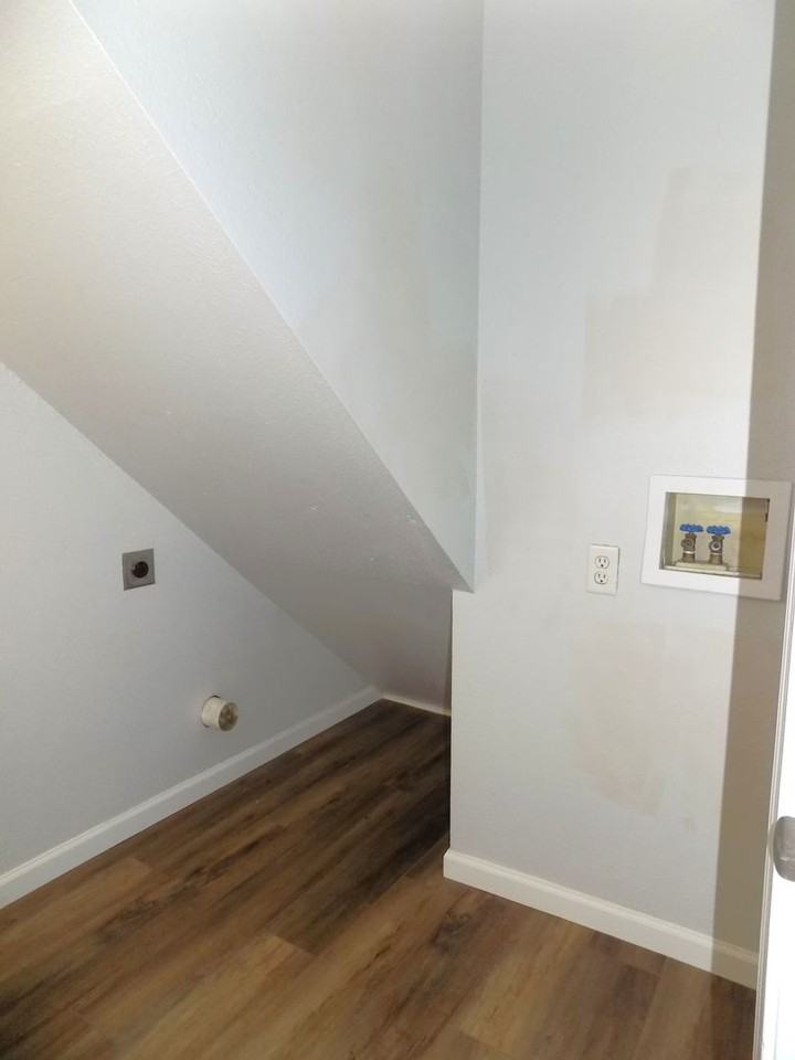 337 Hawthorne St - Photo 7 of 16