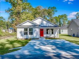 featured image of 40 Franklin Dr