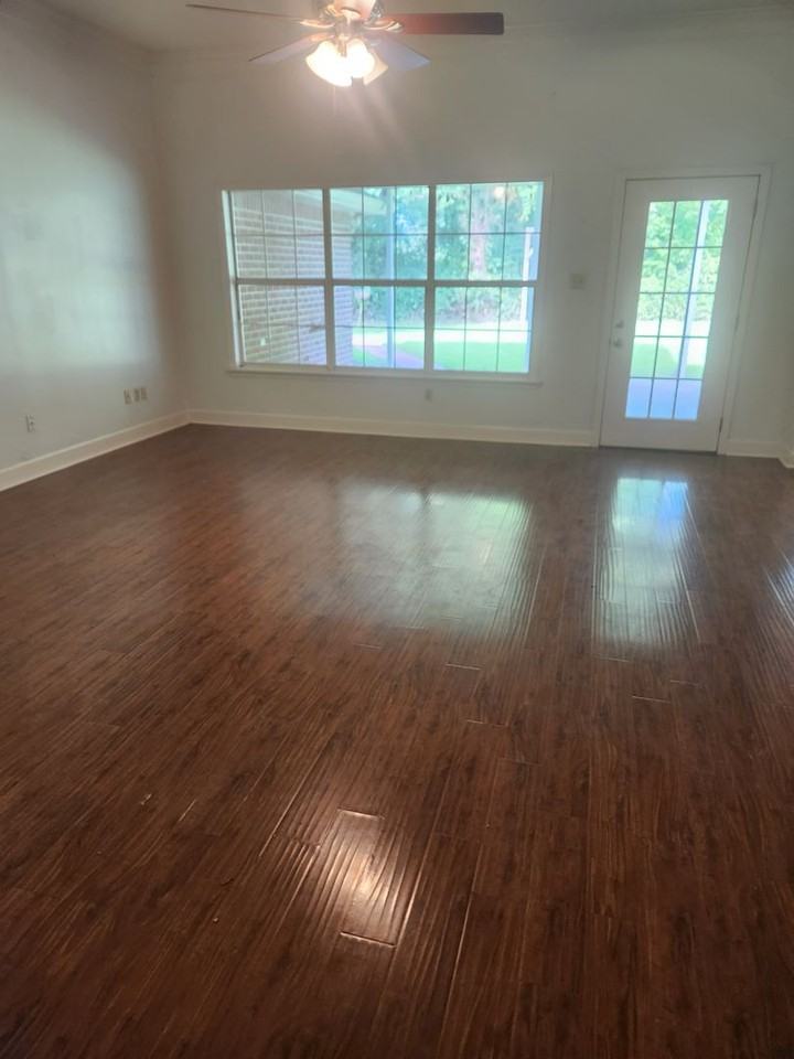 213 Sara Dee Pkwy - Photo 3 of 13
