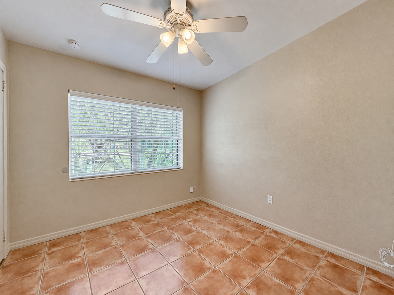 647 San Juan Blvd - Photo 6 of 12