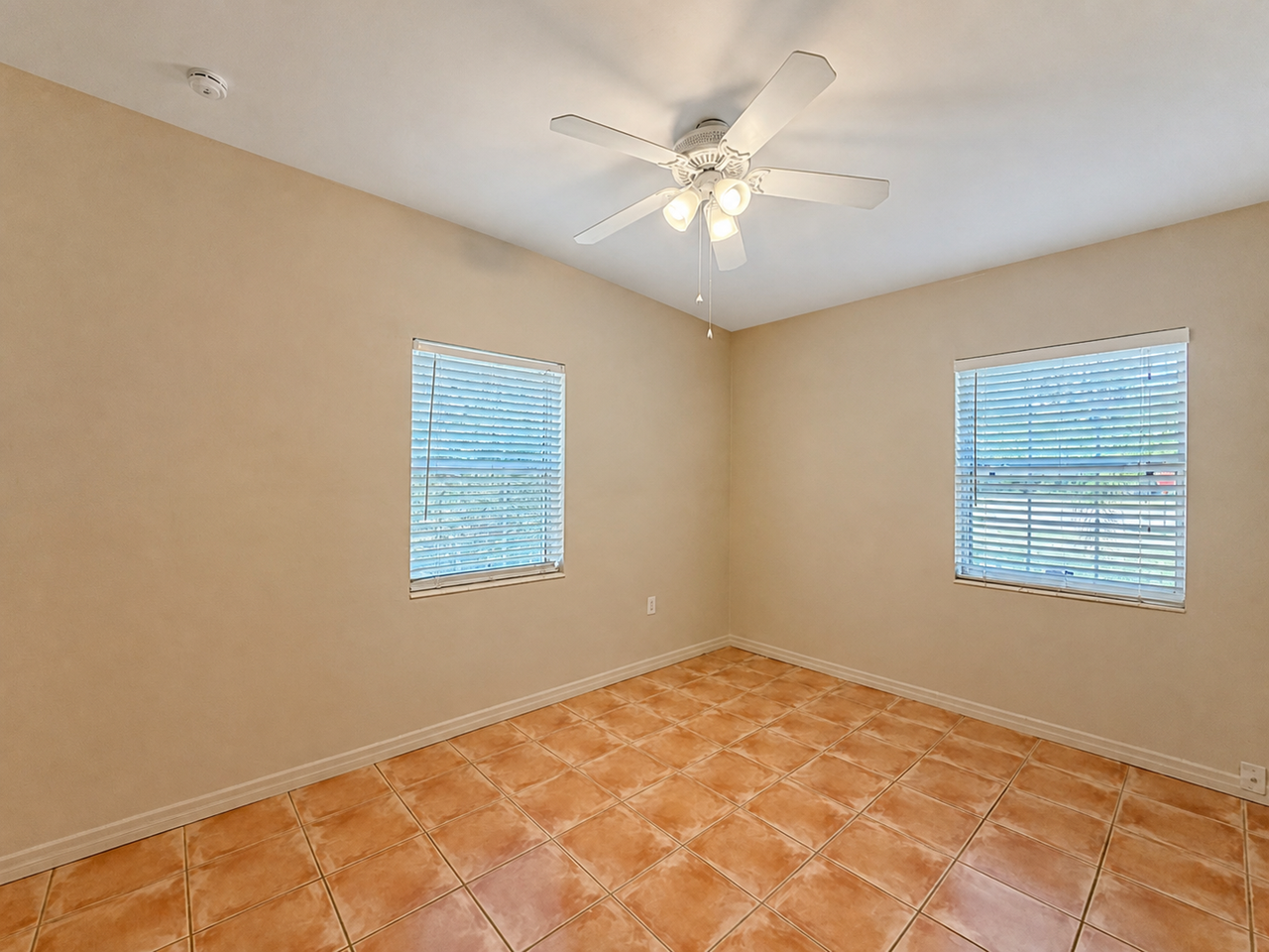647 San Juan Blvd - Photo 7 of 12