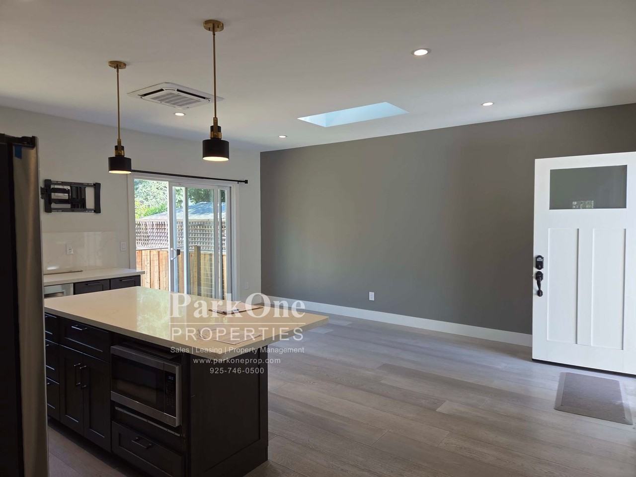 1540A Westwood Ct - Photo 3 of 13