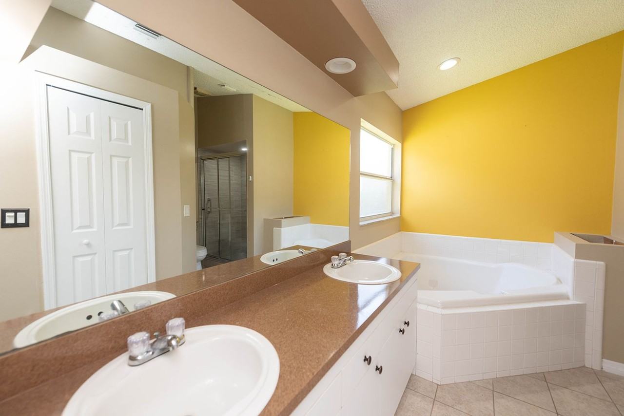 7033 Hammock Trace Dr - Photo 5 of 50