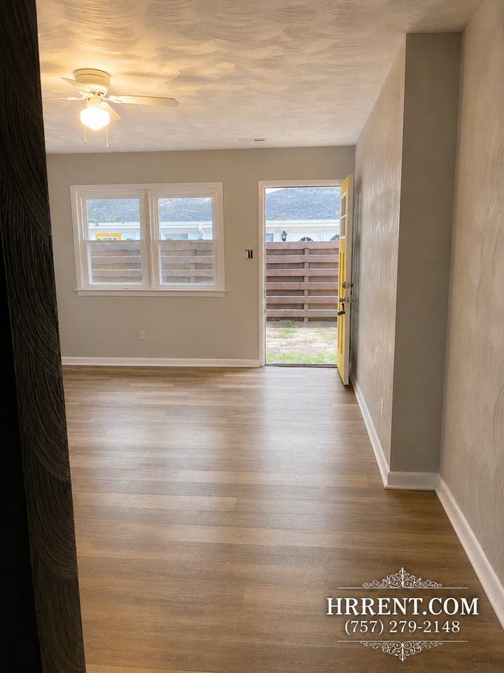 2247 Paris St - Photo 3 of 6