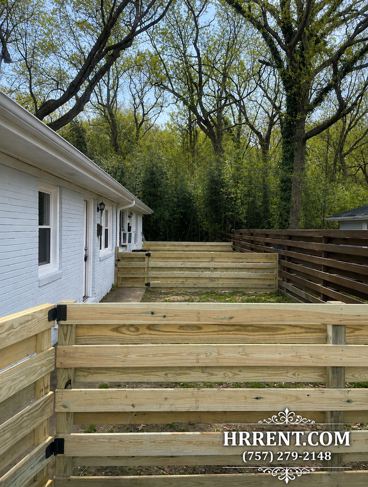2247 Paris St - Photo 5 of 6
