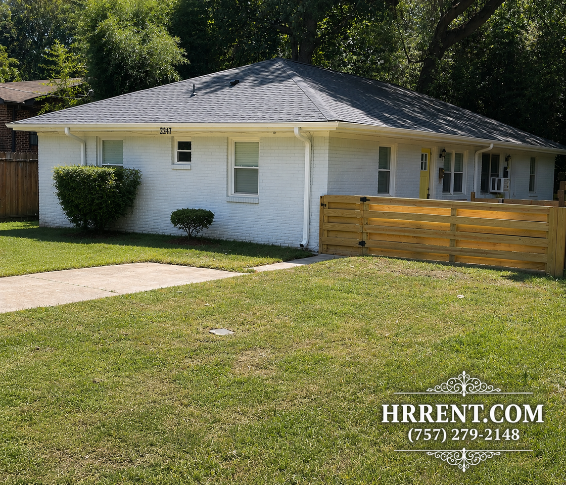 2247 Paris St - Photo 6 of 6