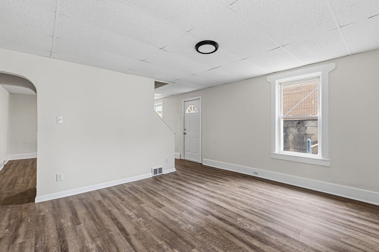 5206 Lotus Way - Photo 2 of 24