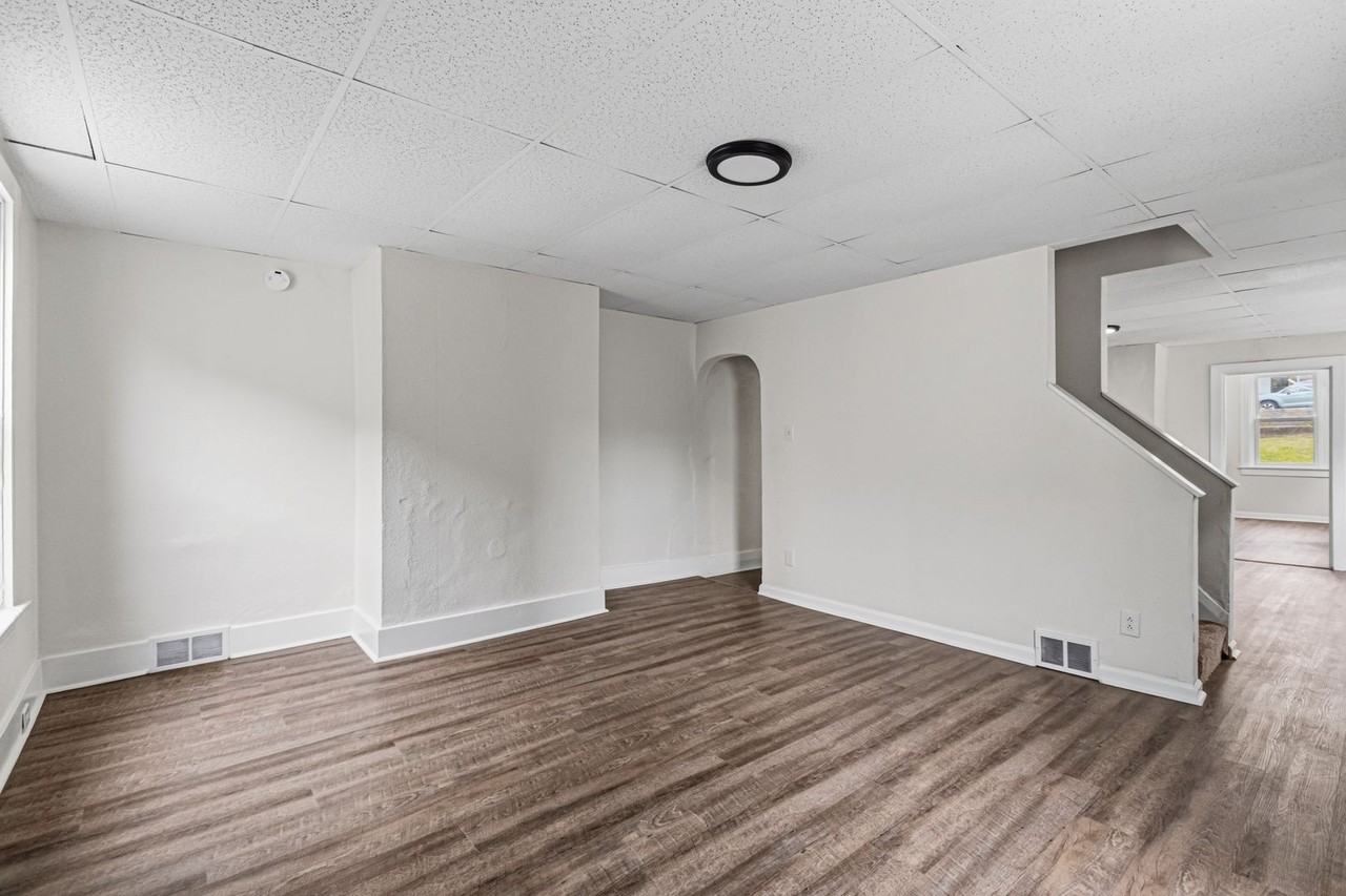 5206 Lotus Way - Photo 3 of 24