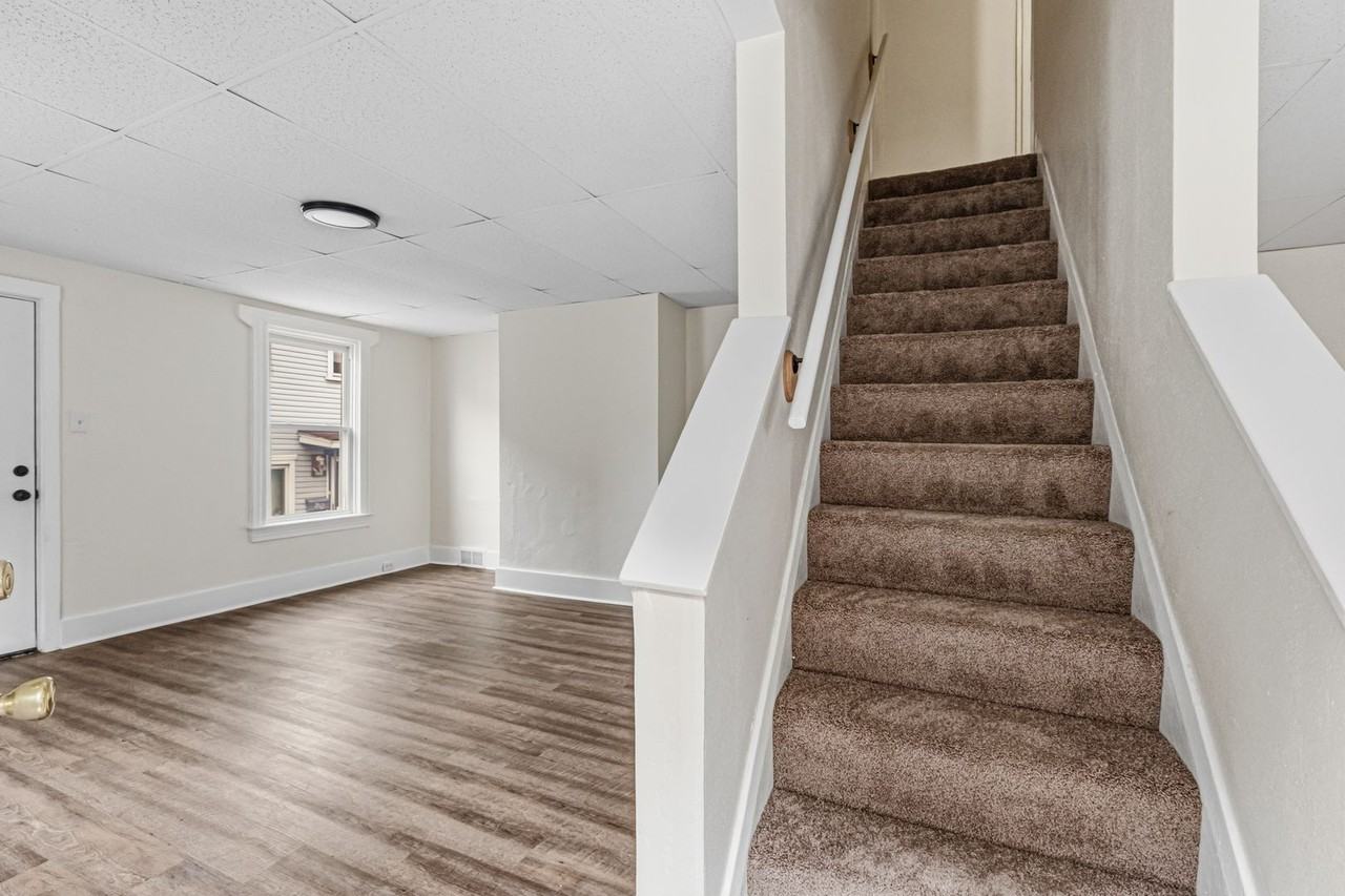 5206 Lotus Way - Photo 4 of 24