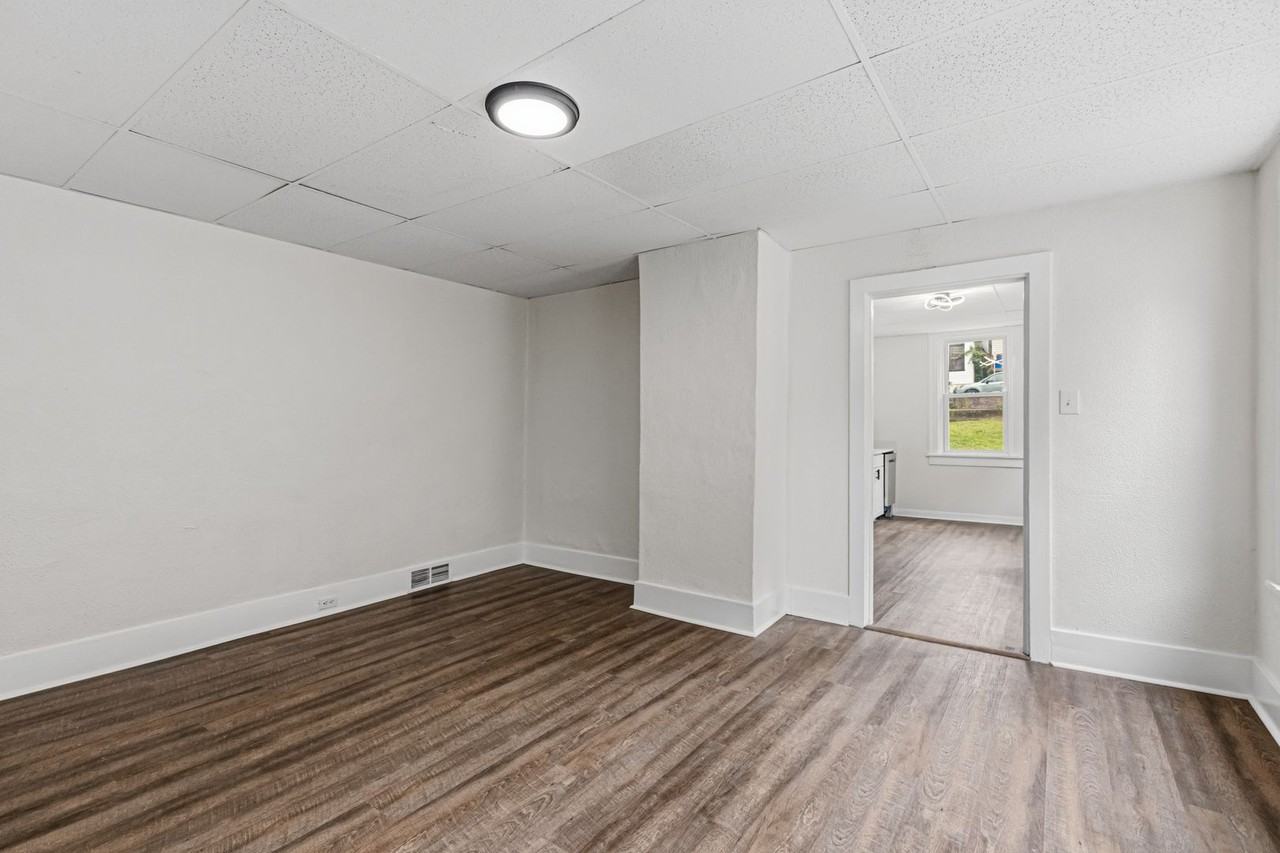 5206 Lotus Way - Photo 5 of 24