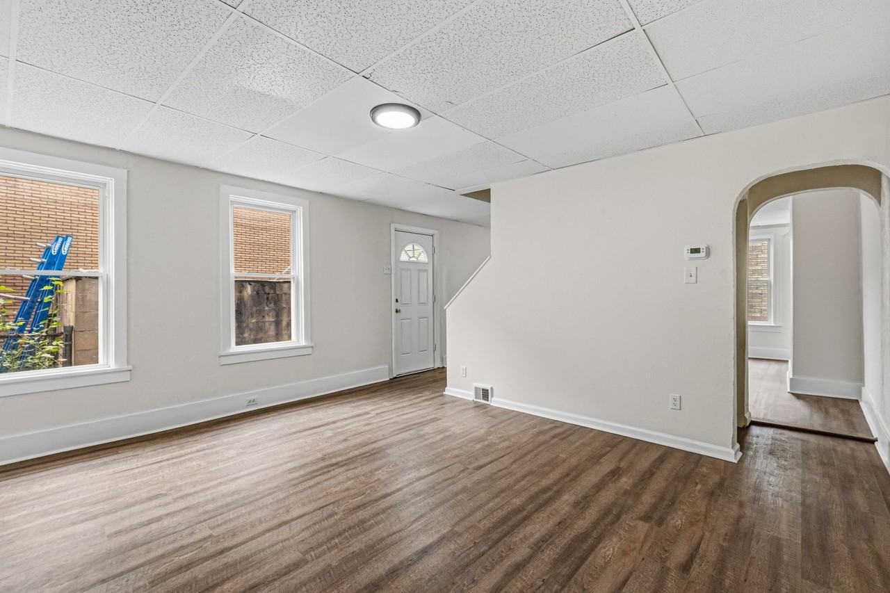 5206 Lotus Way - Photo 6 of 24