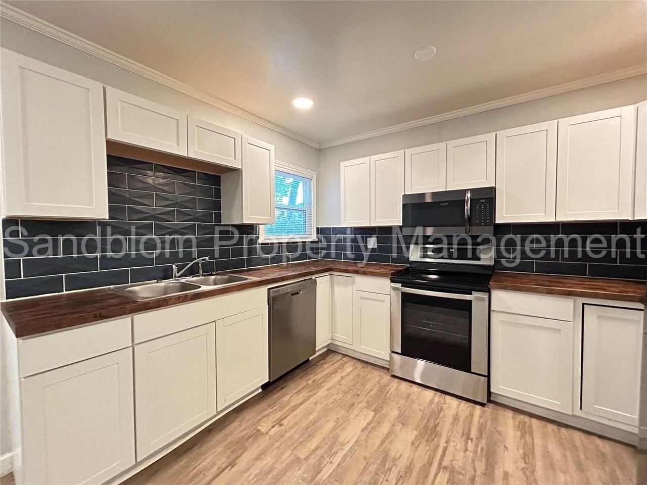 1324 S Erie Ave - Photo 7 of 20