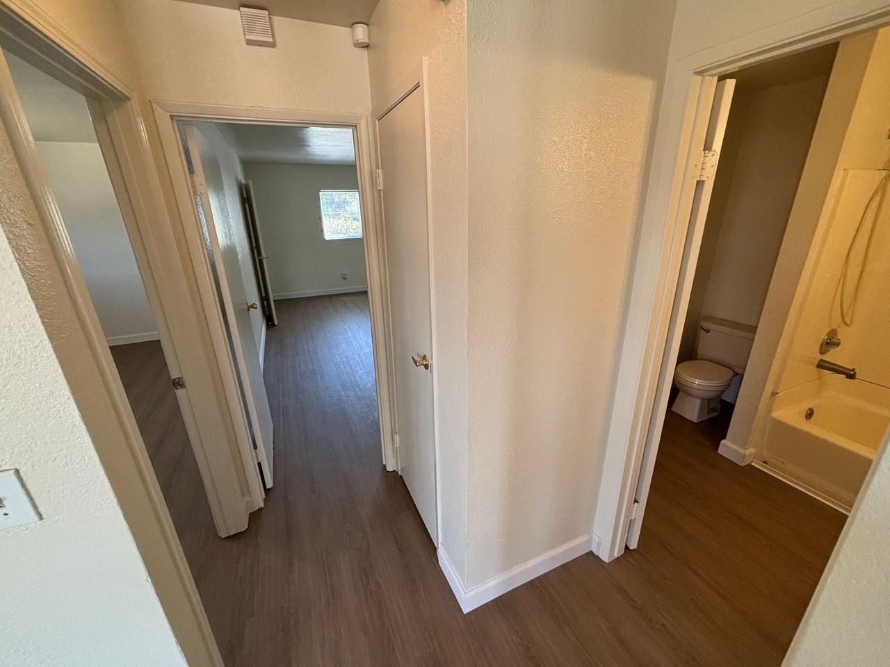 6801 Woodbine Ave - Photo 5 of 16