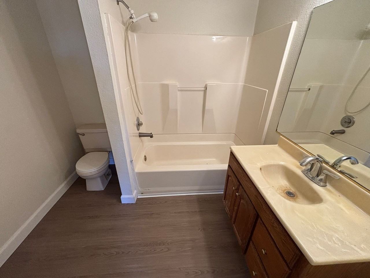 6801 Woodbine Ave - Photo 6 of 16