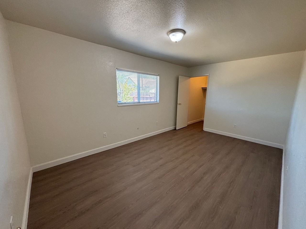 6801 Woodbine Ave - Photo 7 of 16