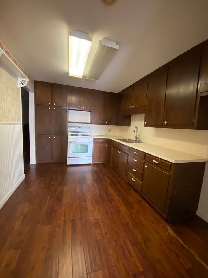 2408 W 11th St - Photo 7 of 17