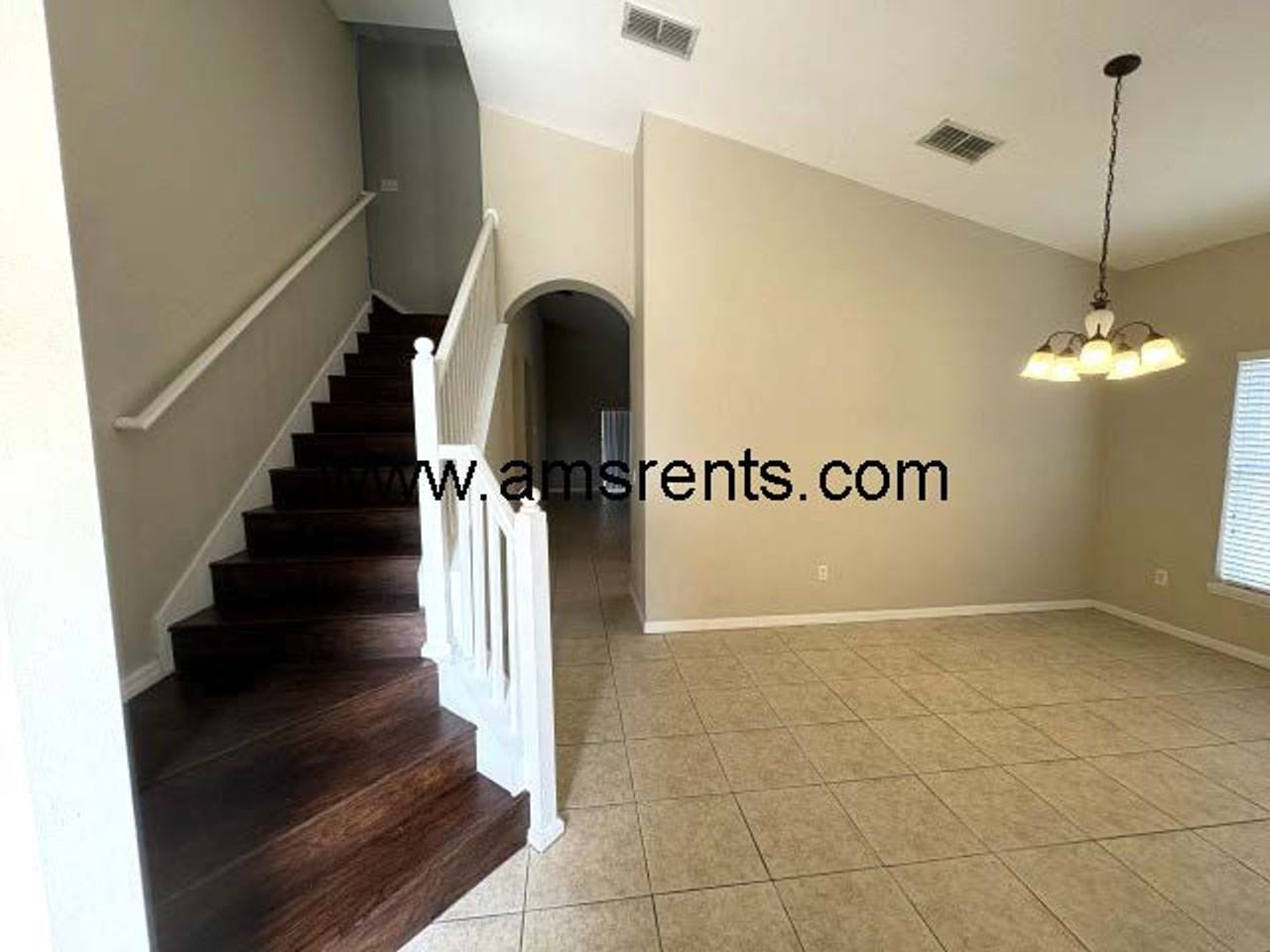 2110 Justice Ln - Photo 4 of 40