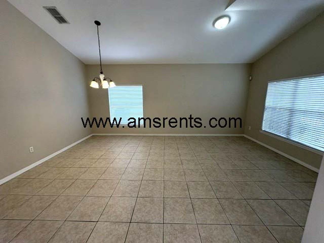 2110 Justice Ln - Photo 5 of 40