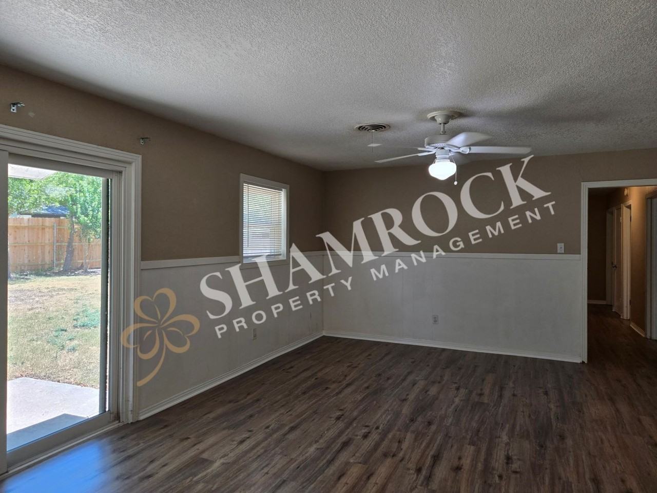 409 Sharron Dr - Photo 5 of 20