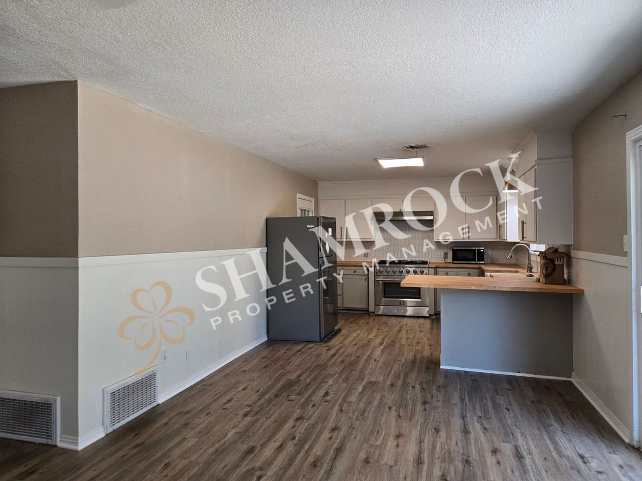 409 Sharron Dr - Photo 6 of 20