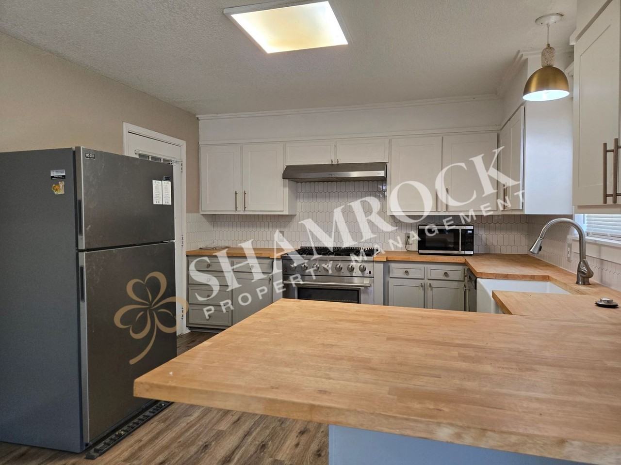 409 Sharron Dr - Photo 7 of 20