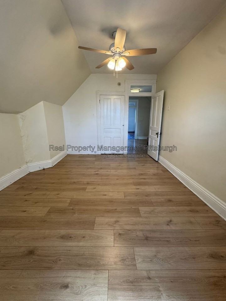 700 Ivy St - Photo 4 of 15