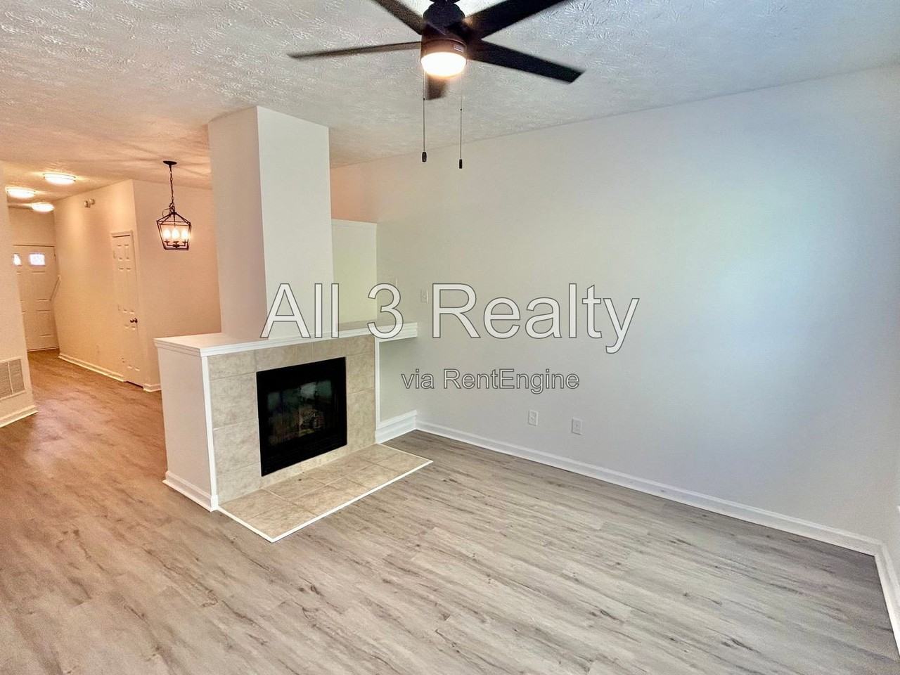 6524 Mallard Cove Ln - Photo 3 of 27