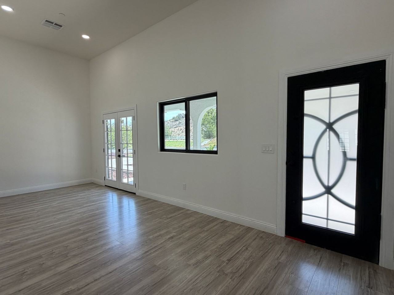 4465 Gilchrist Dr - Photo 5 of 35