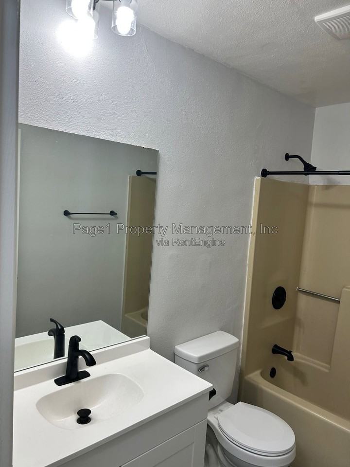 3807 Sage Dr #B - Photo 5 of 9