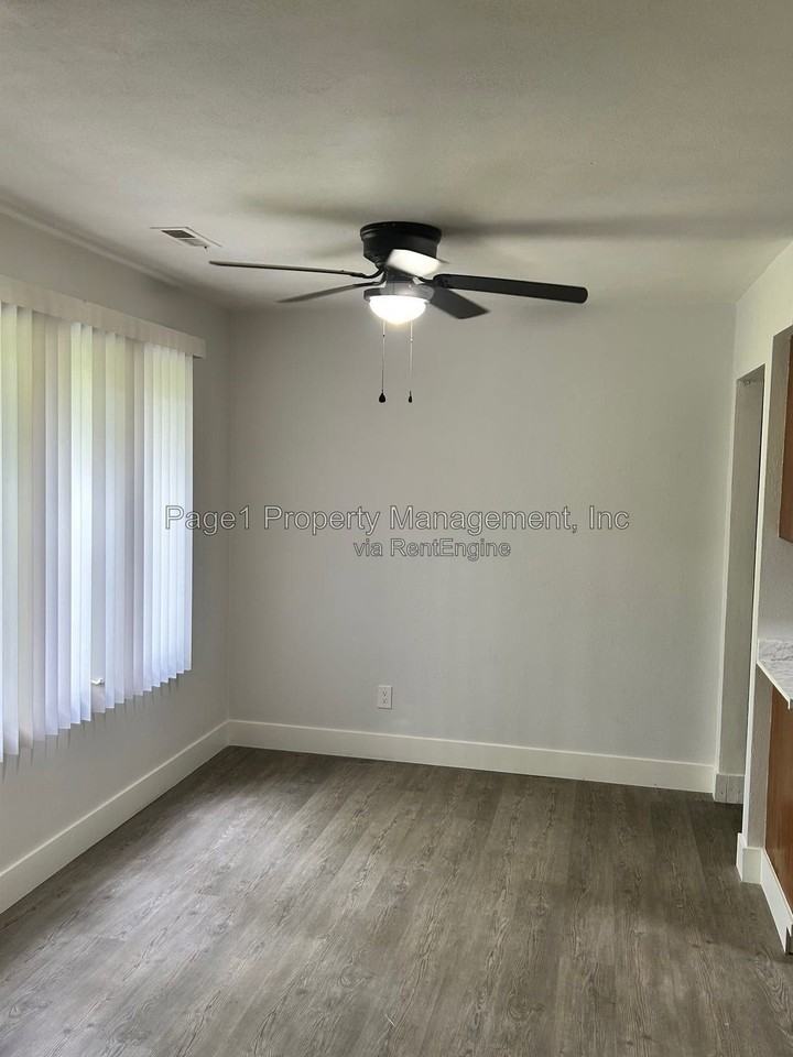 3807 Sage Dr #B - Photo 7 of 9