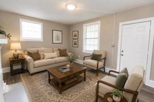 featured image of 457 Roanoke Ave