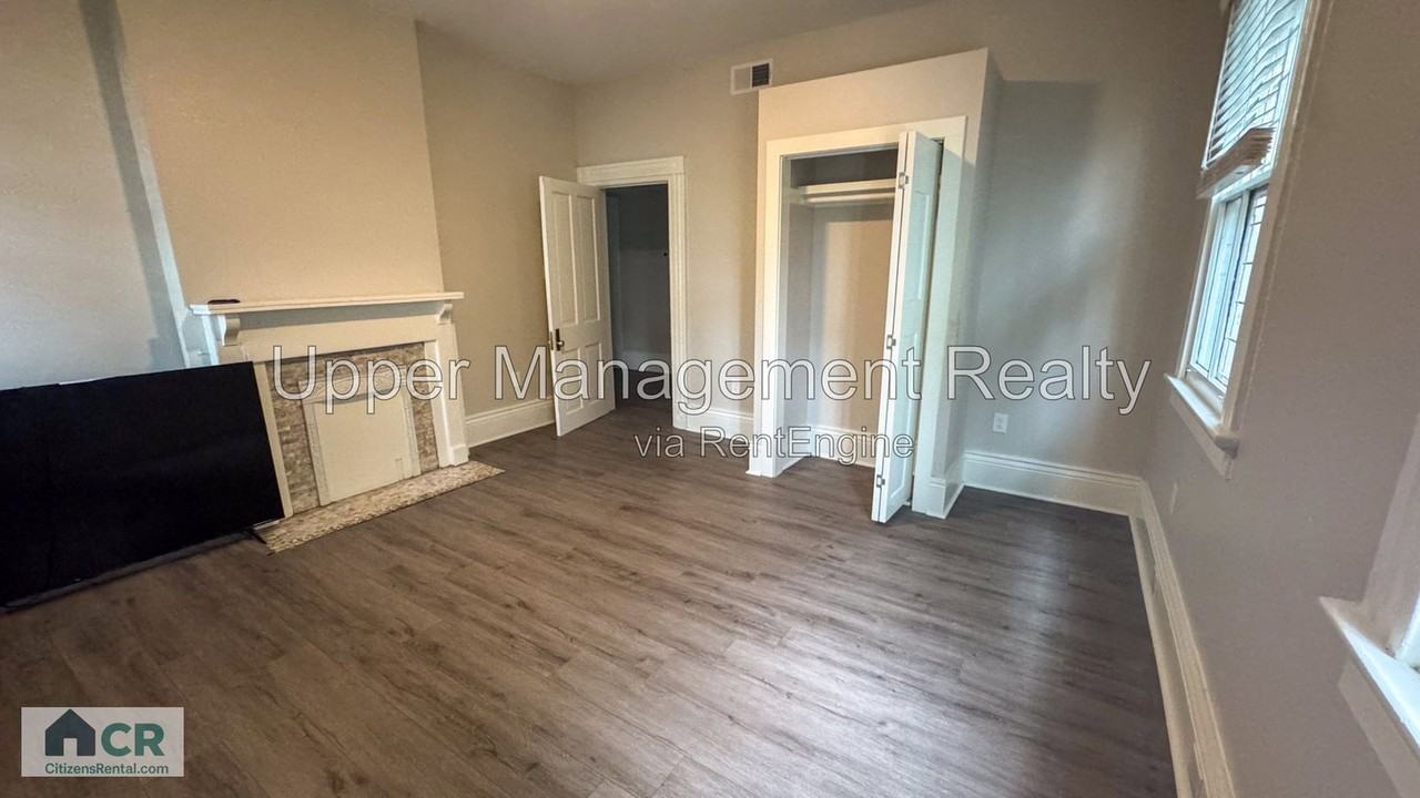 1133 Pine St #1133 - Photo 3 of 13