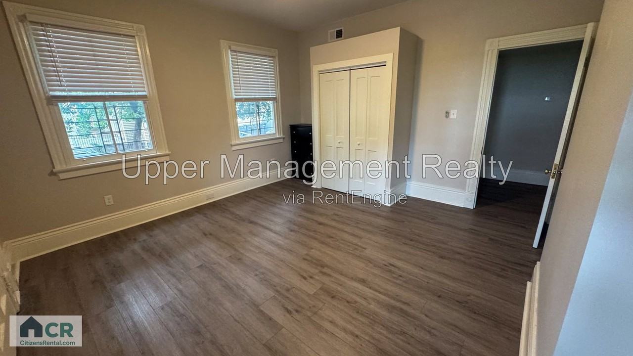 1133 Pine St #1133 - Photo 4 of 13