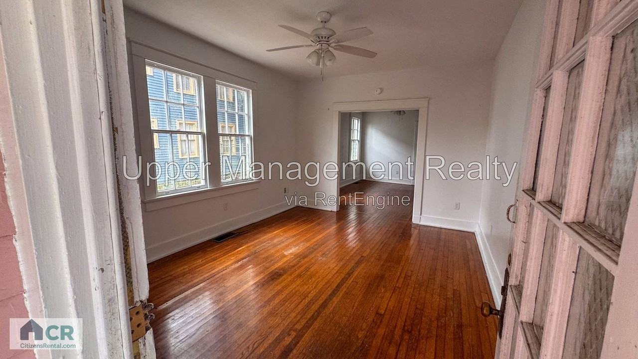 2205 Broadway St - Photo 3 of 14