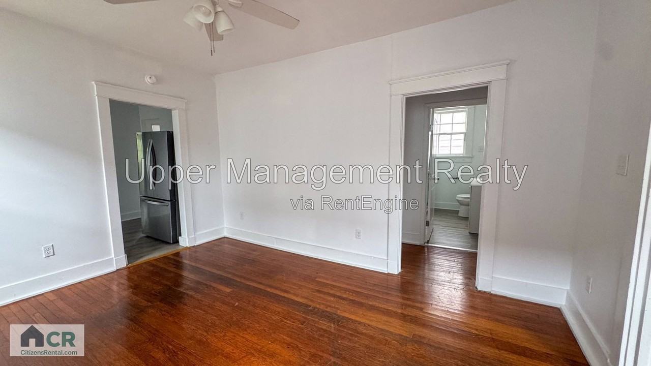2205 Broadway St - Photo 5 of 14