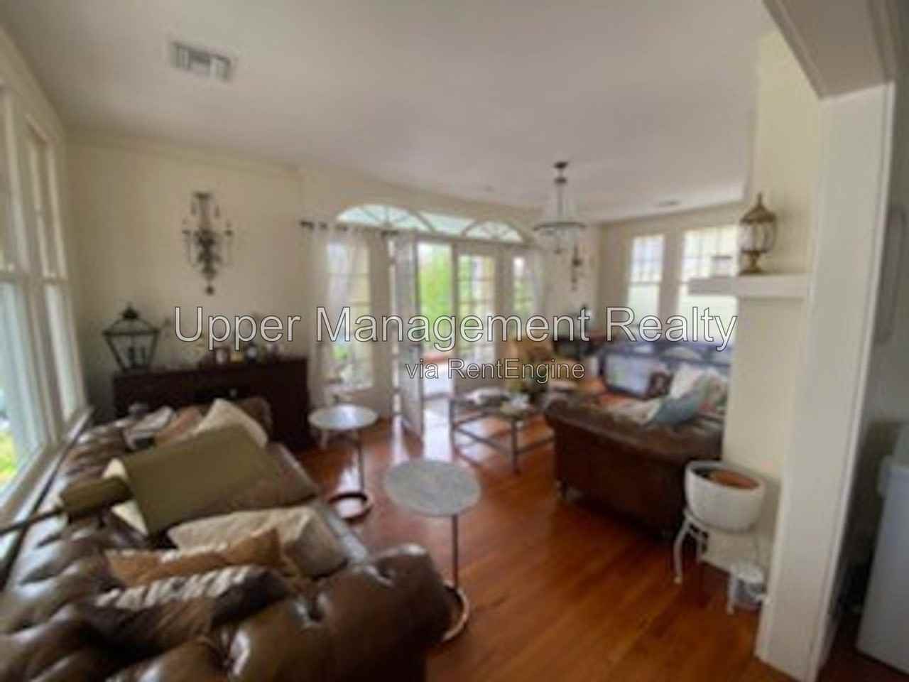 2808 Calhoun St - Photo 5 of 18