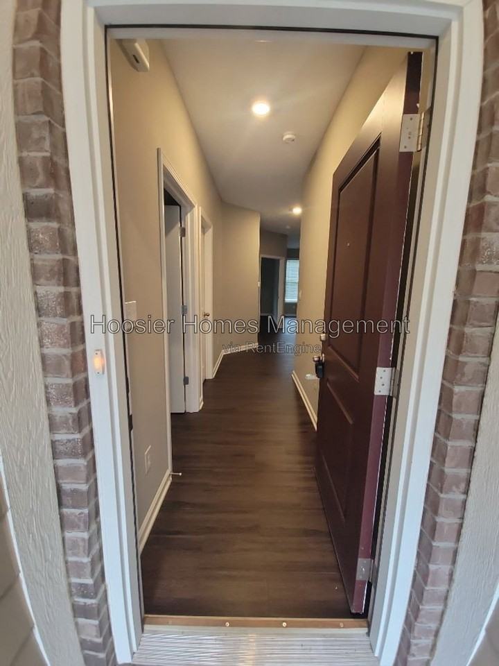 5636 Brownstone Dr - Photo 2 of 20