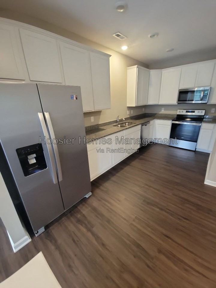 5636 Brownstone Dr - Photo 5 of 20