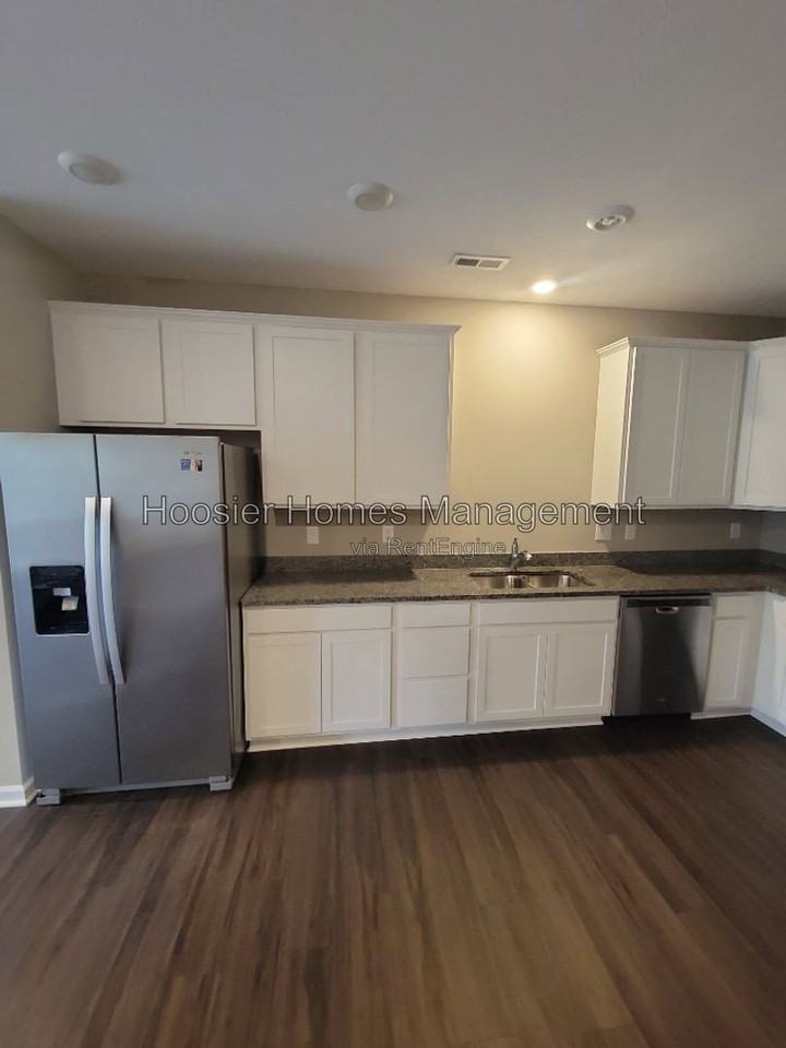 5636 Brownstone Dr - Photo 6 of 20