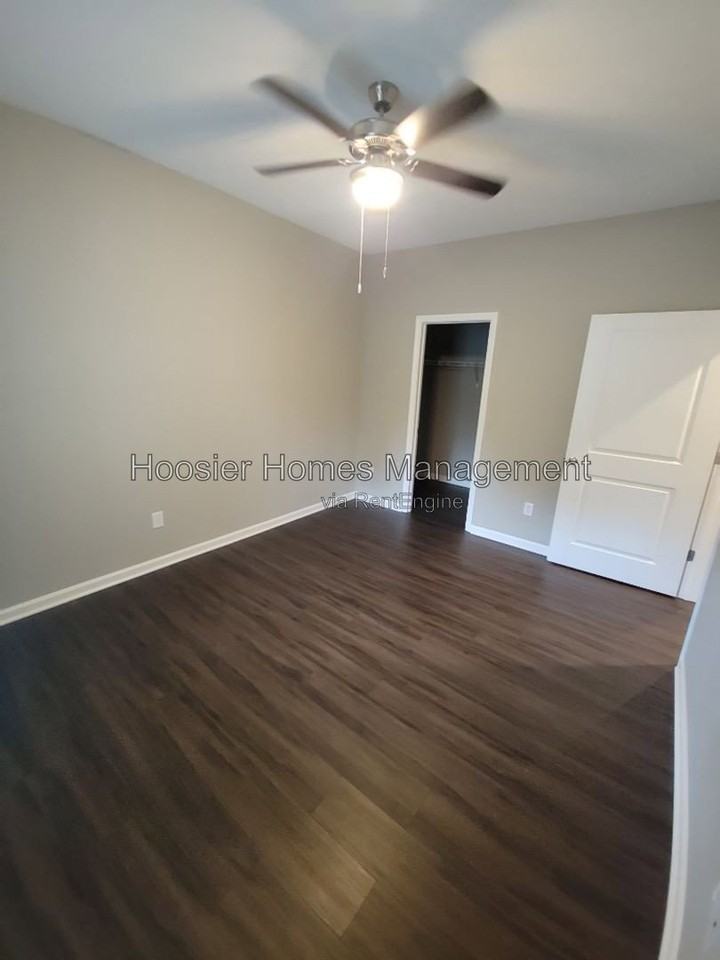5636 Brownstone Dr - Photo 4 of 20