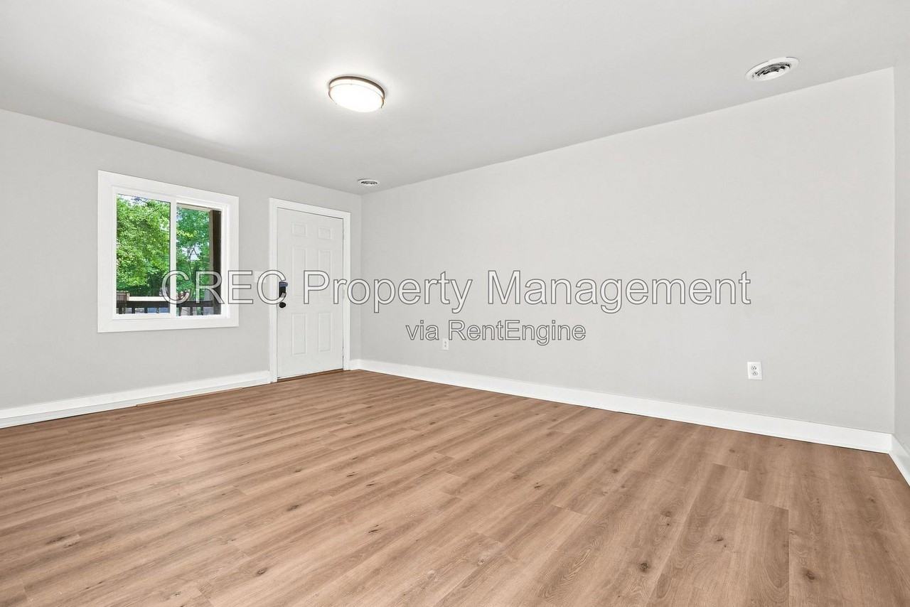 1605 Pineview Rd #B - Photo 3 of 19