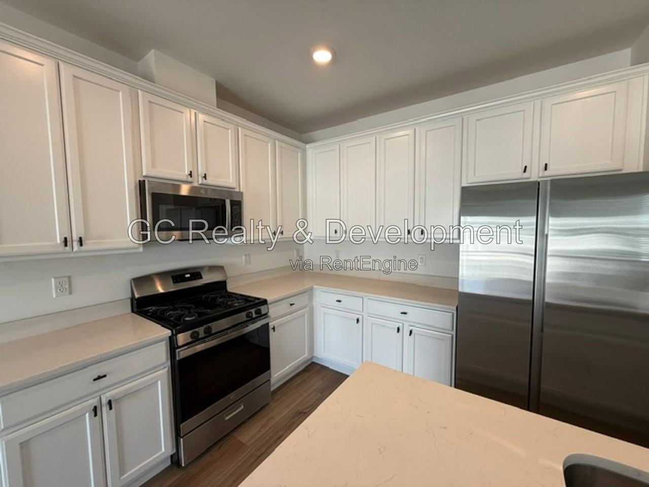 249 Kingsport Dr - Photo 4 of 28