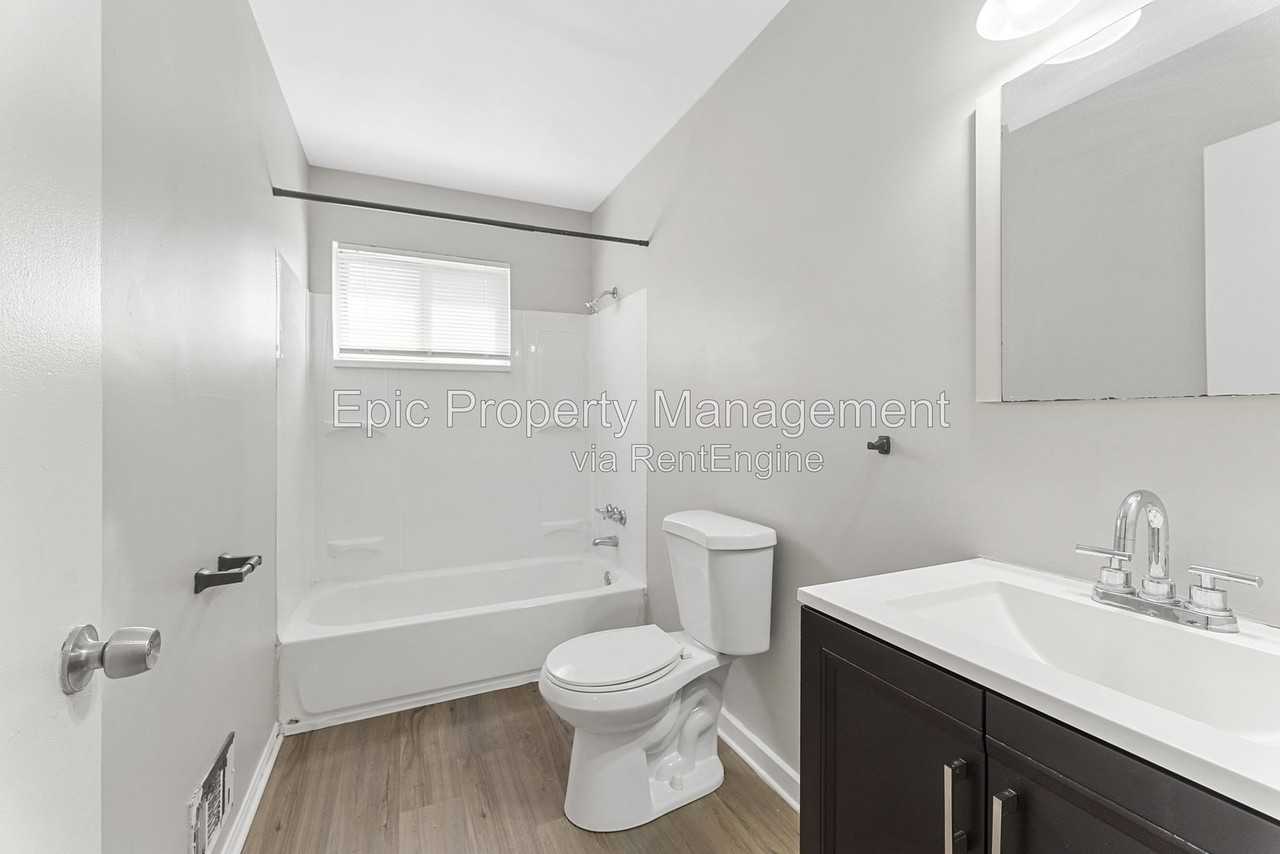 27081 Leroy St - Photo 5 of 13